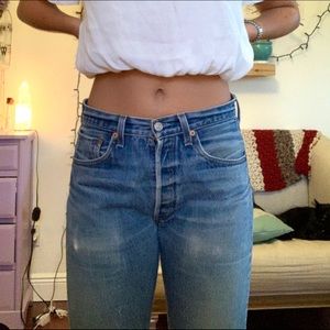 levi distressed boyfriend jeans